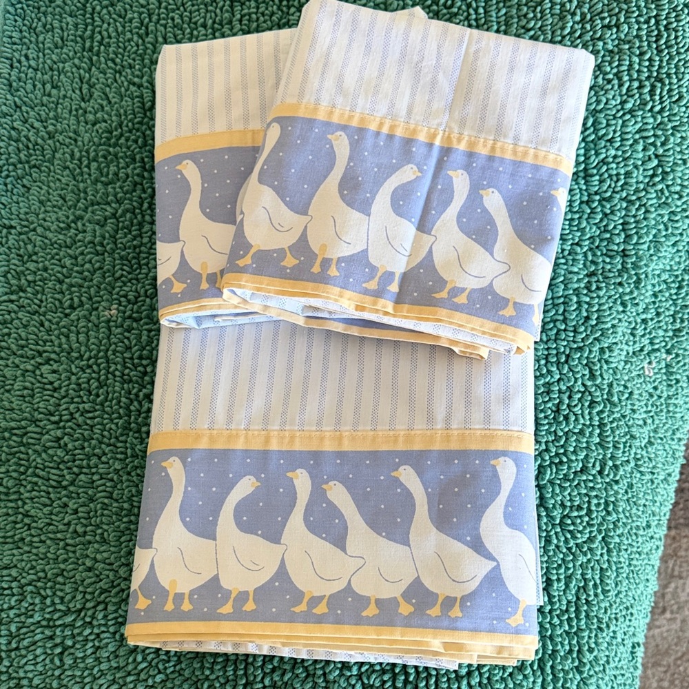 VTG Fieldcrest Country Geese Print Blue and Yellow Percale Sheet Set
